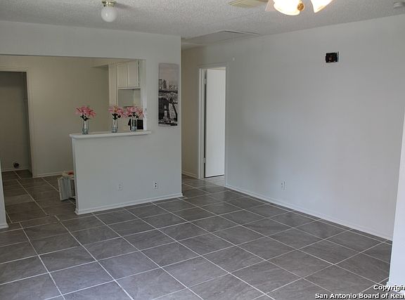 4th image of 127 Huerta St