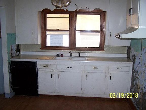 4th image of 423 S Worth St