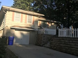 65 Delmore St, Springfield, MA 01109