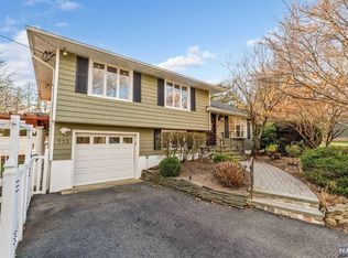 773 White Birch Rd, Washington Township, NJ 07676