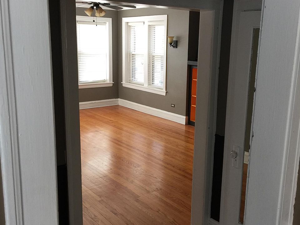 1st image of 6423 N Claremont Ave APT 2