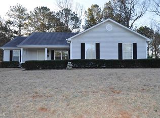 112 Waters Edge Dr, Lagrange, GA 30240