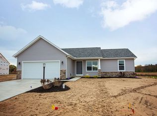 12824 King Fish Dr, Middlebury, IN 46540