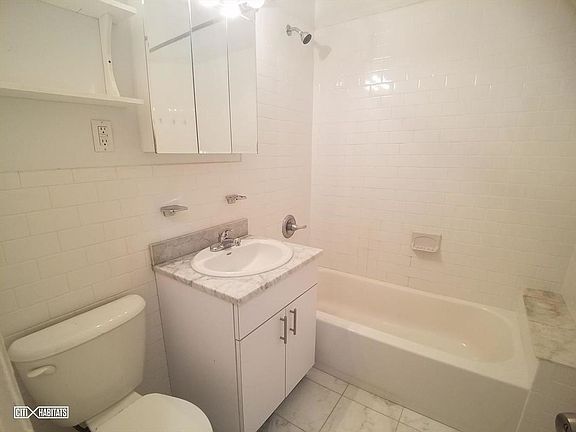 5th image of 401 E 58th St APT B7