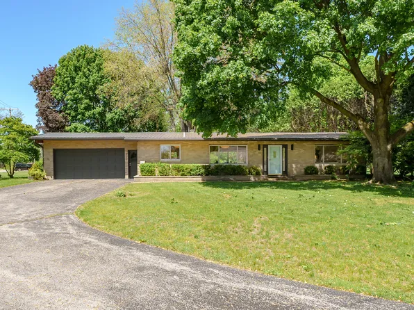 520 N West St, Coloma, MI 49038