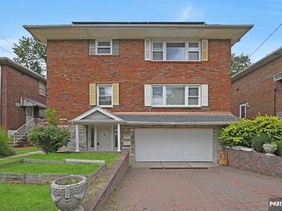 1227 Inwood Ter, Fort Lee, NJ, 07024