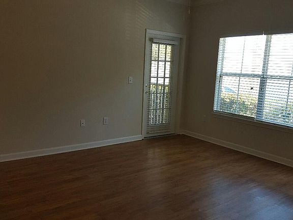 3rd image of 27750 Cowdrey St APT 307
