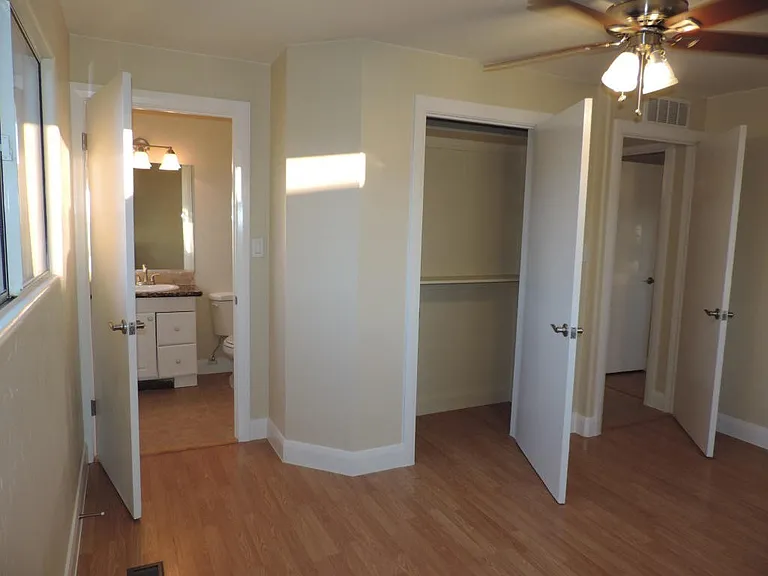 181 E 700 S — Photo 22