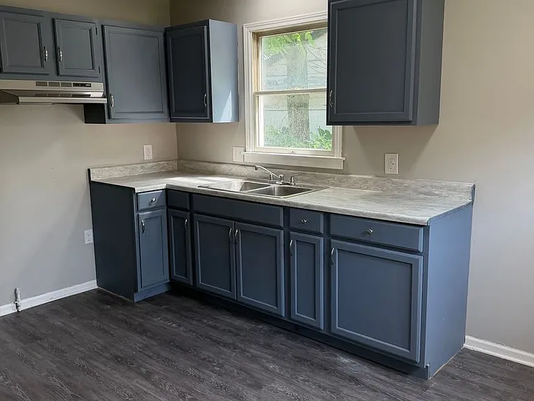 1463 John Ct SE — Photo 2