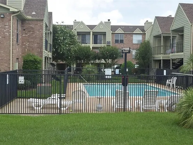 18800 Egret Bay Blvd #106 — Photo 3