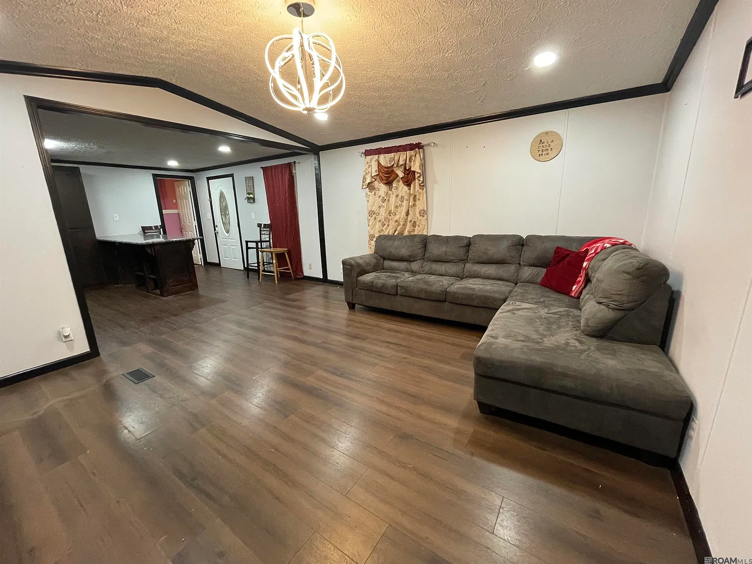 4 bed, 1309 sqft, $1,300 — Photo 2