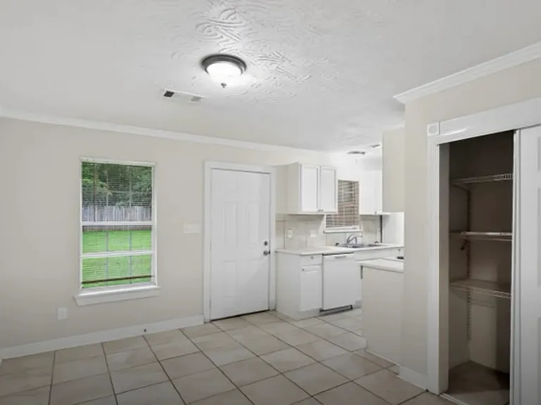4003 W Lake Rd — Photo 5