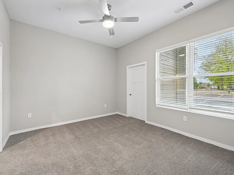 Flats at Sugar Run — Photo 19