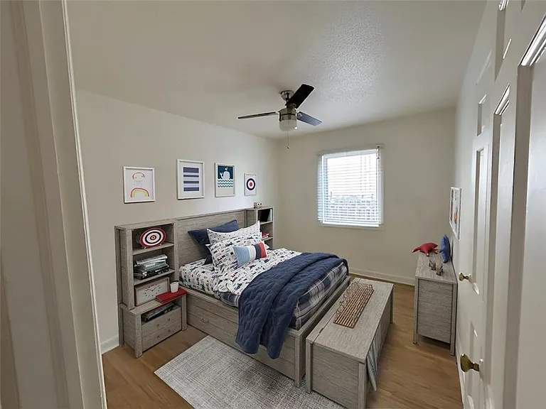 2101 Grand Ave S — Photo 2