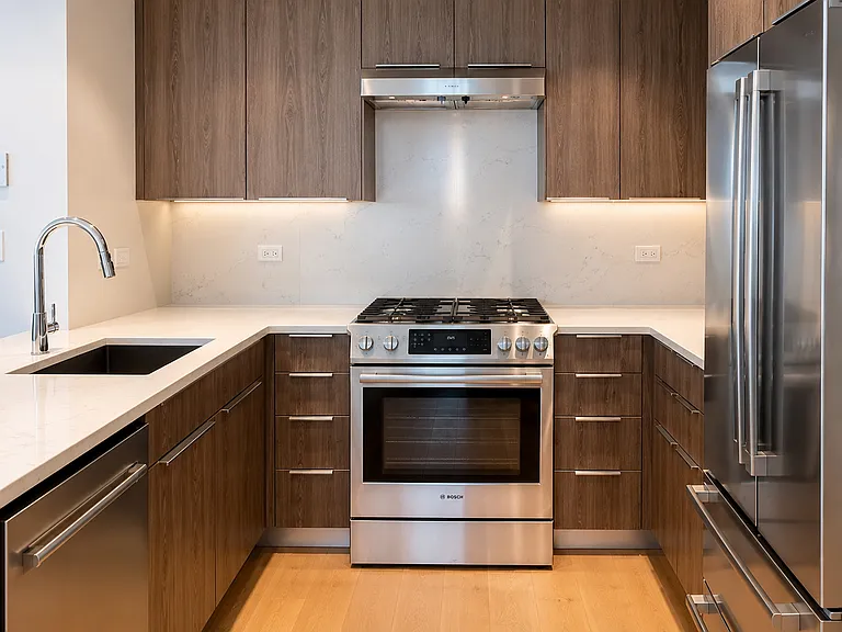 46-20 11th St #5F — Photo 2