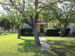 615 Hurst St, Angleton, TX 77515