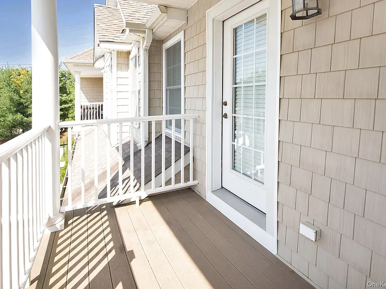 34 Della Dr — Photo 6
