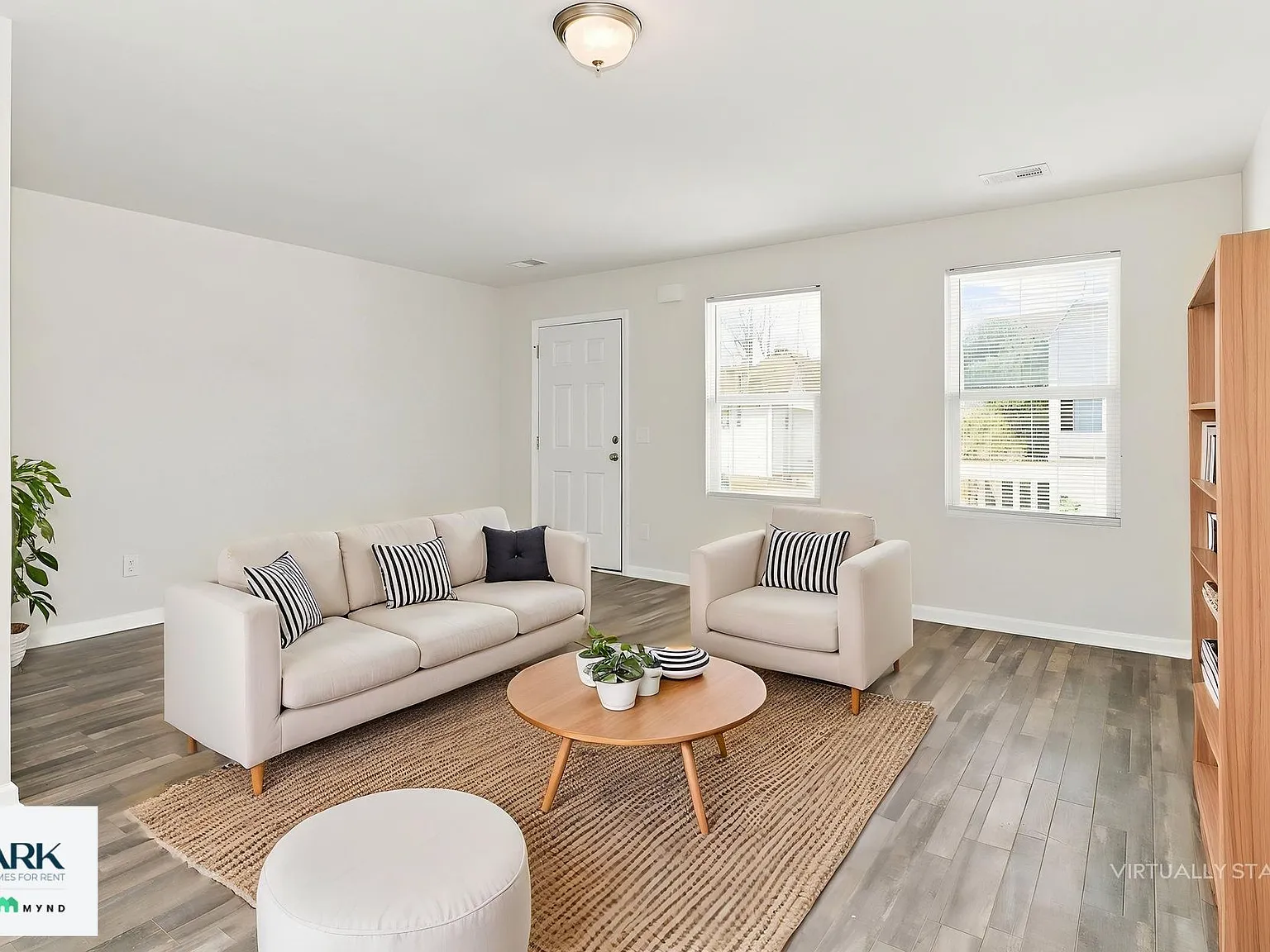 3 bed, 3.0 bath, 1512 sqft, $1,945 — Photo 2