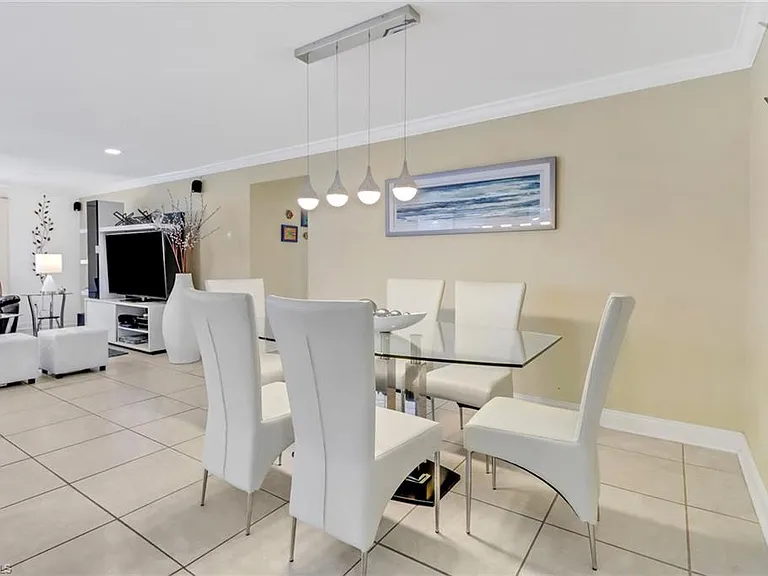 701 N Barfield Dr — Photo 16