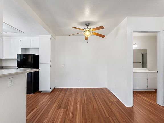 5th image of 215 Woodland Pkwy Unit 201