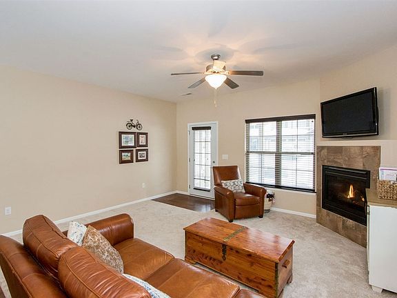 4th image of 467 Churchill Dr