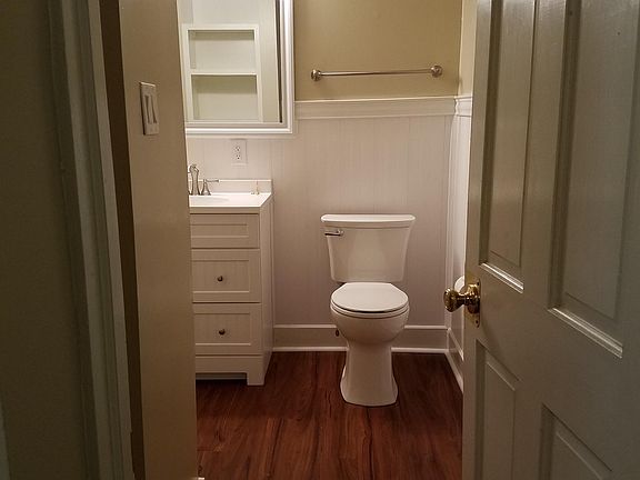 4th image of 220 Calhoun St #A