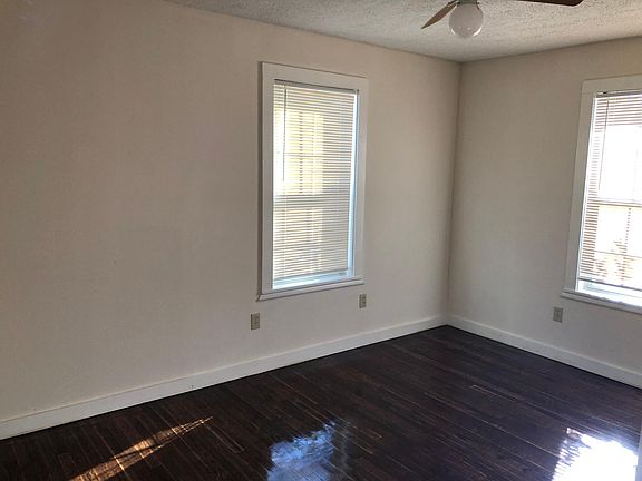 3rd image of 1100 Roosevelt St