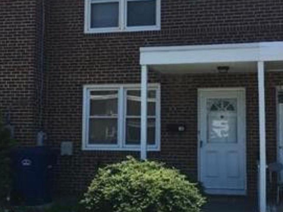 2nd image of 119 Brown St