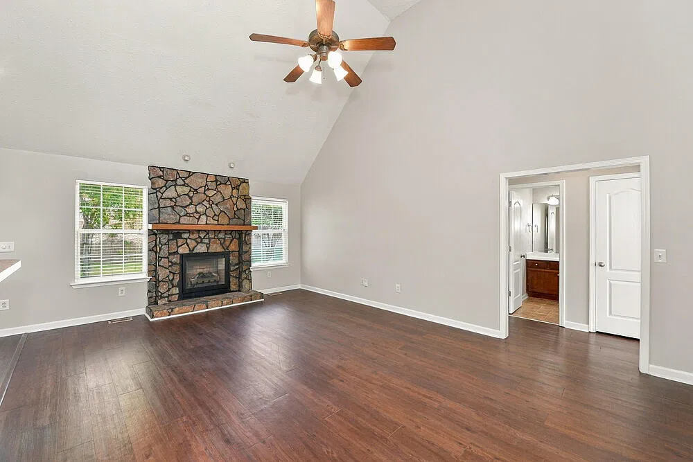 4 bed, 2.0 bath, 1786 sqft, $2,180 — Photo 4