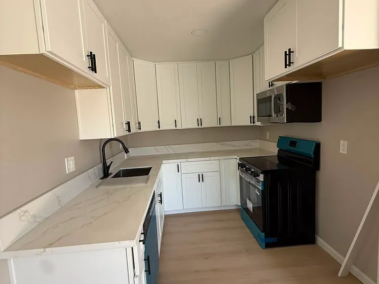 503 Hawthorn Ave #4 — Photo 6