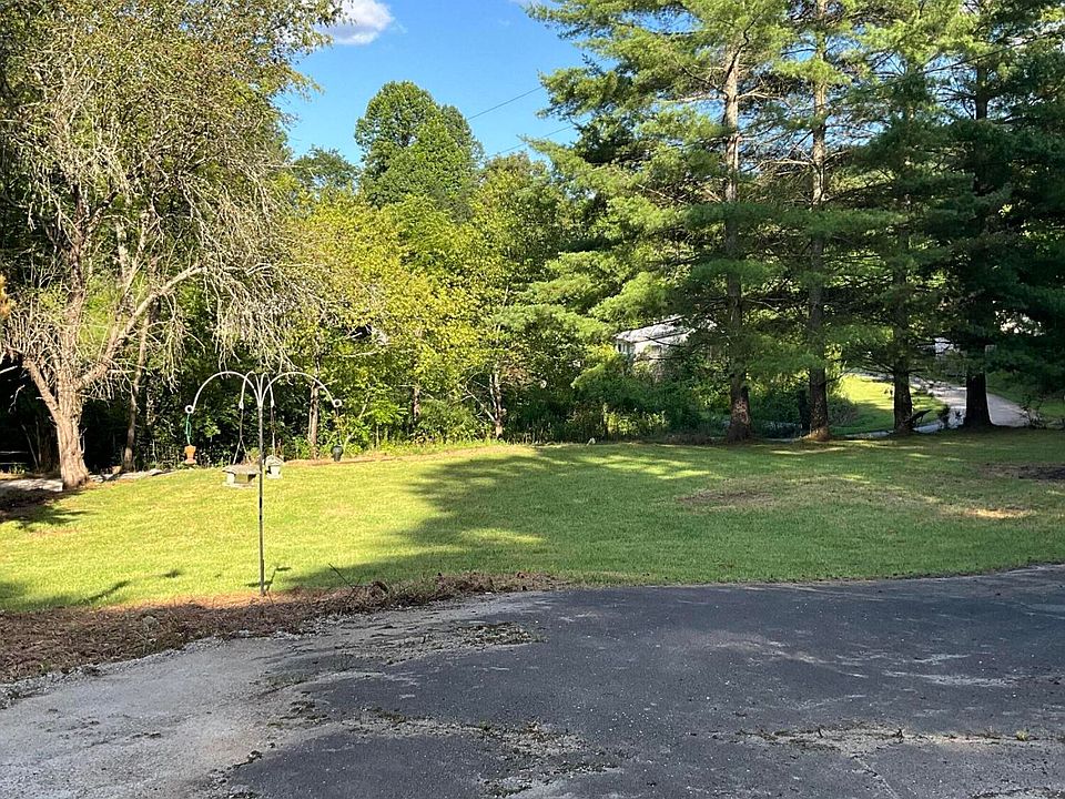 1st image of 893 Huckle Berry Rd