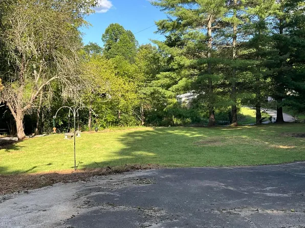 893 Huckle Berry Rd, Manchester, KY 40962