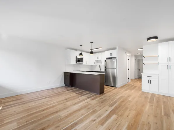 11551 Greenwood Ave N APT 102, Seattle, WA 98133