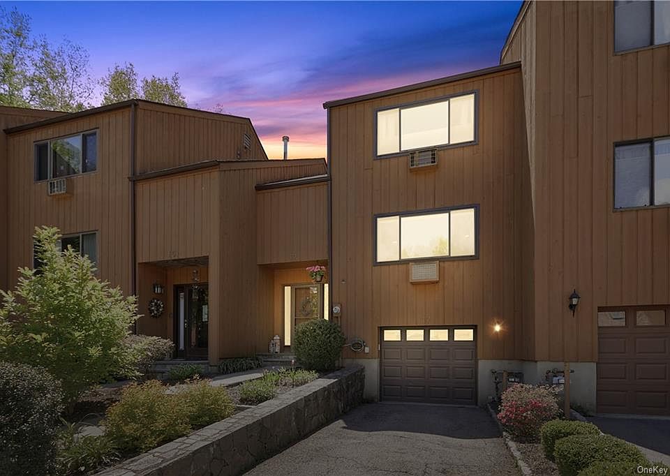1st image of 17 Robin Ln