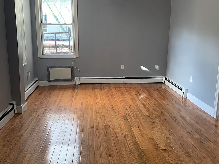 415 37th St #C2 — Photo 5