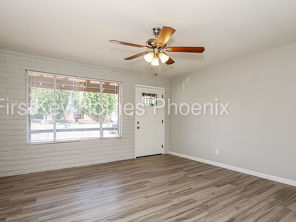 3rd image of 3233 W Sahuaro Dr