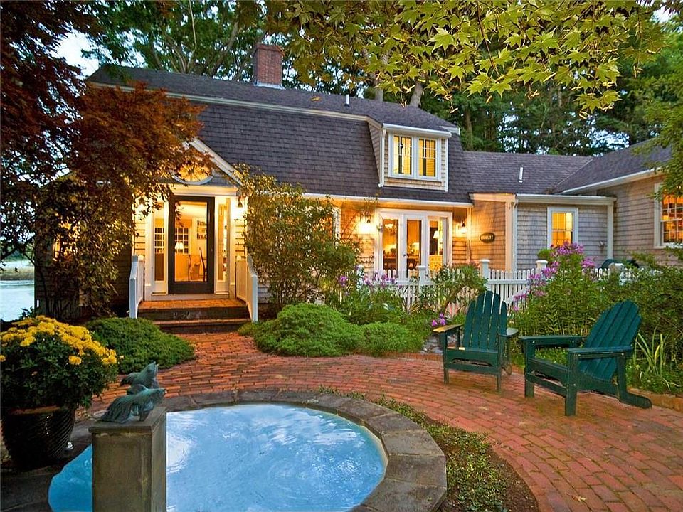 1st image of 15 Sparhawk Lane