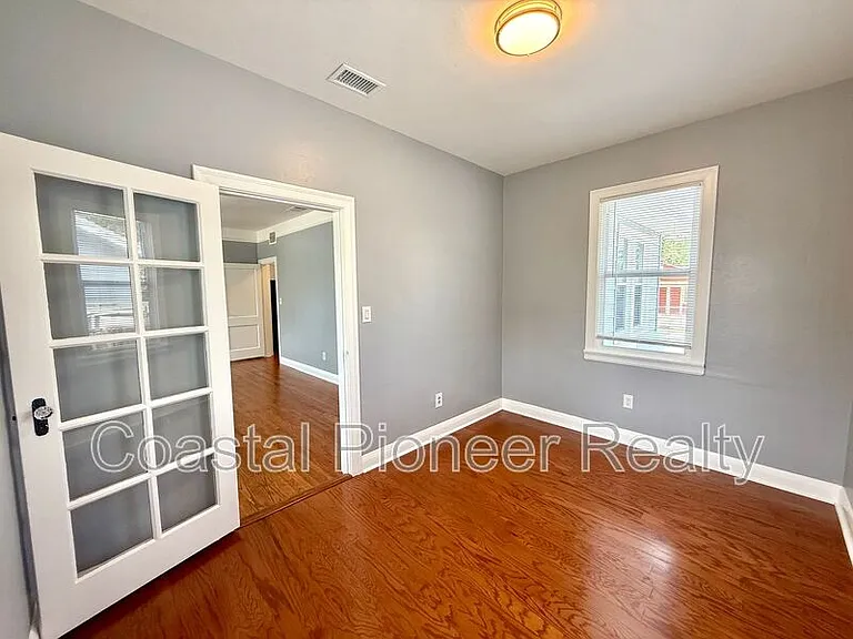 2323 W North B St — Photo 11