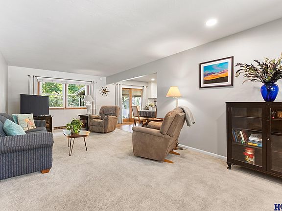3rd image of 3611 Prescott Ave