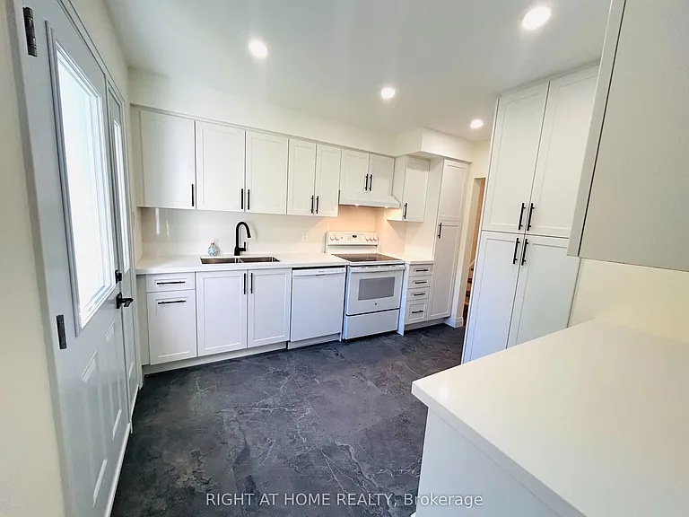 84 Barber Greene Rd #25 — Photo 9