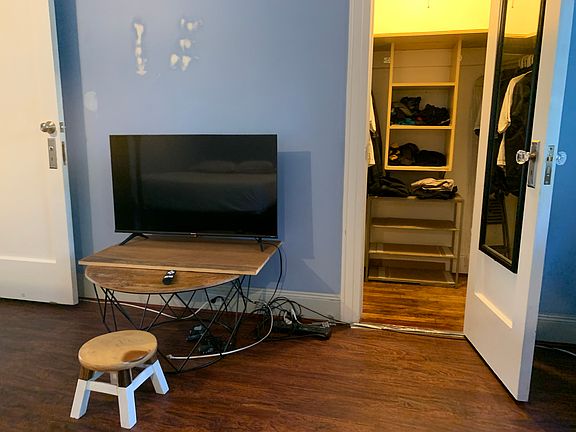 3rd image of 462 Midland Ave #2