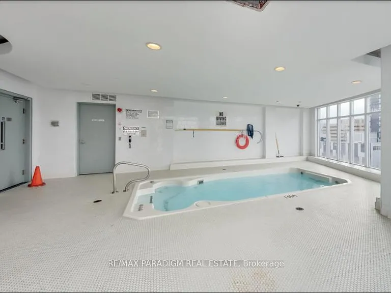 250 Wellington St W #228 — Photo 23
