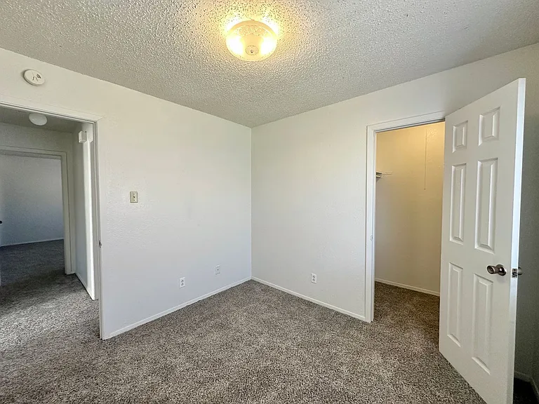 2105 Creekwood Dr — Photo 28