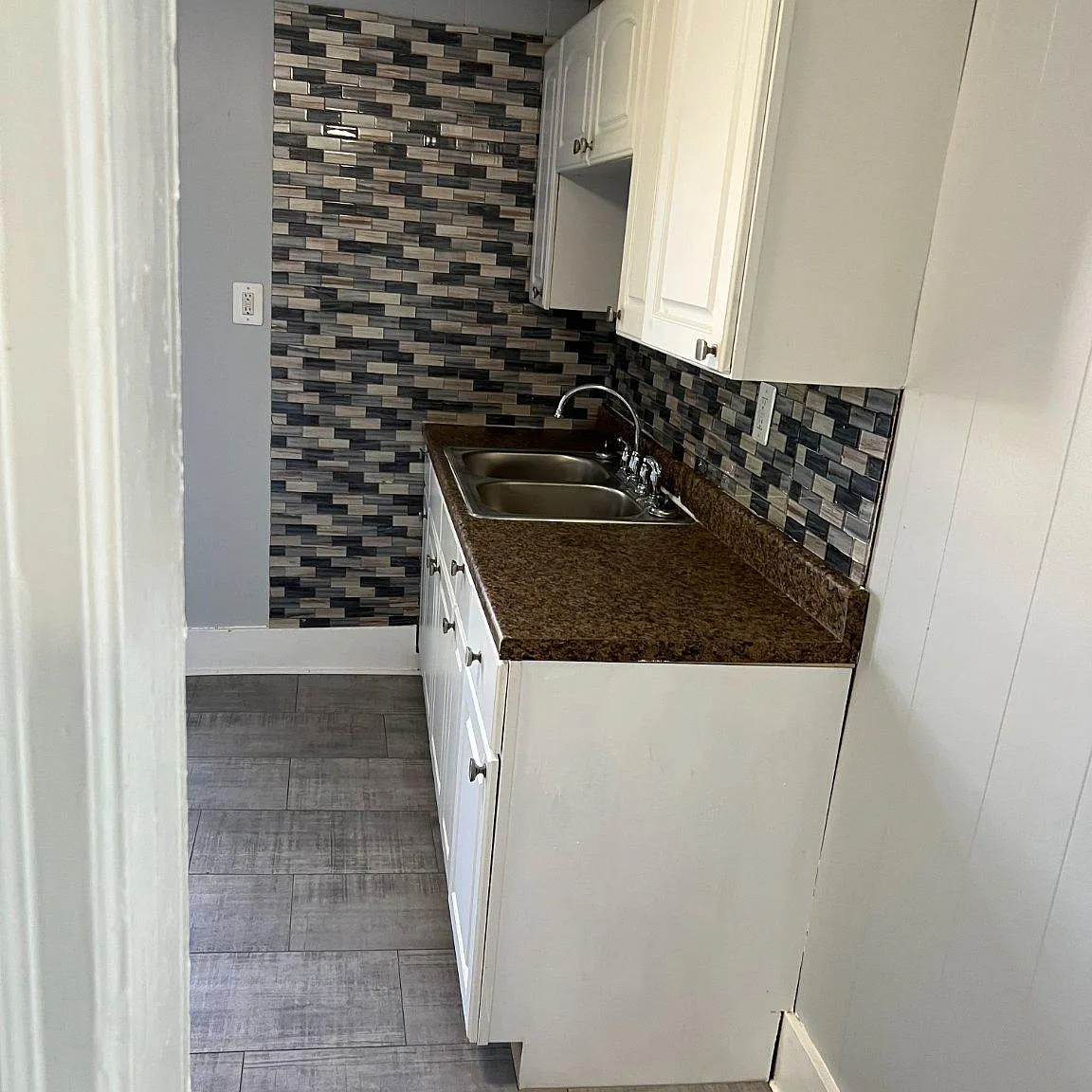 2 bed, 1.0 bath, 3689 sqft, $1,750 — Photo 3