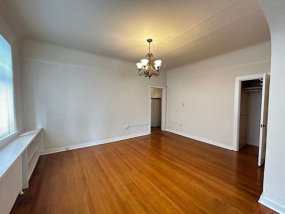 5th image of 2020 W Pacific Ave #B