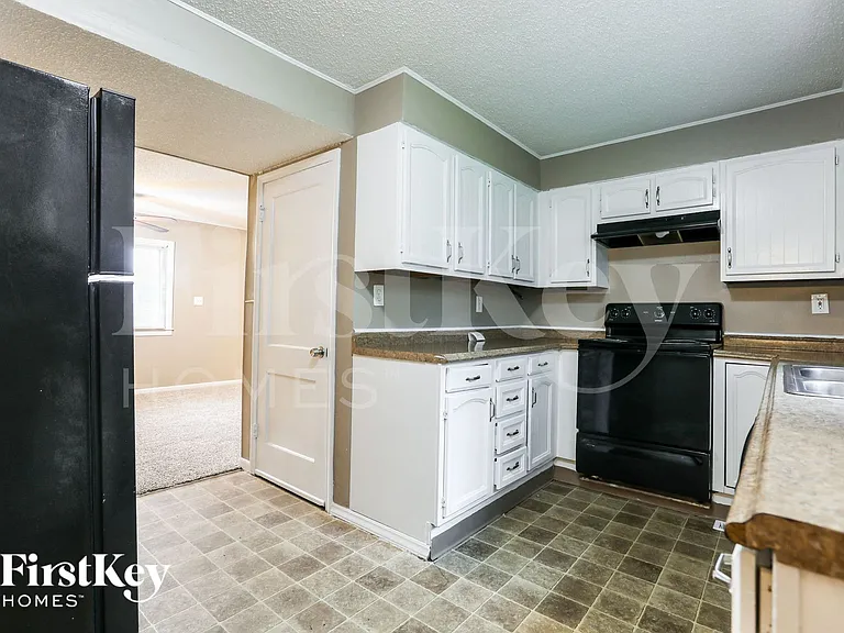 3008 S Scott Ave — Photo 6