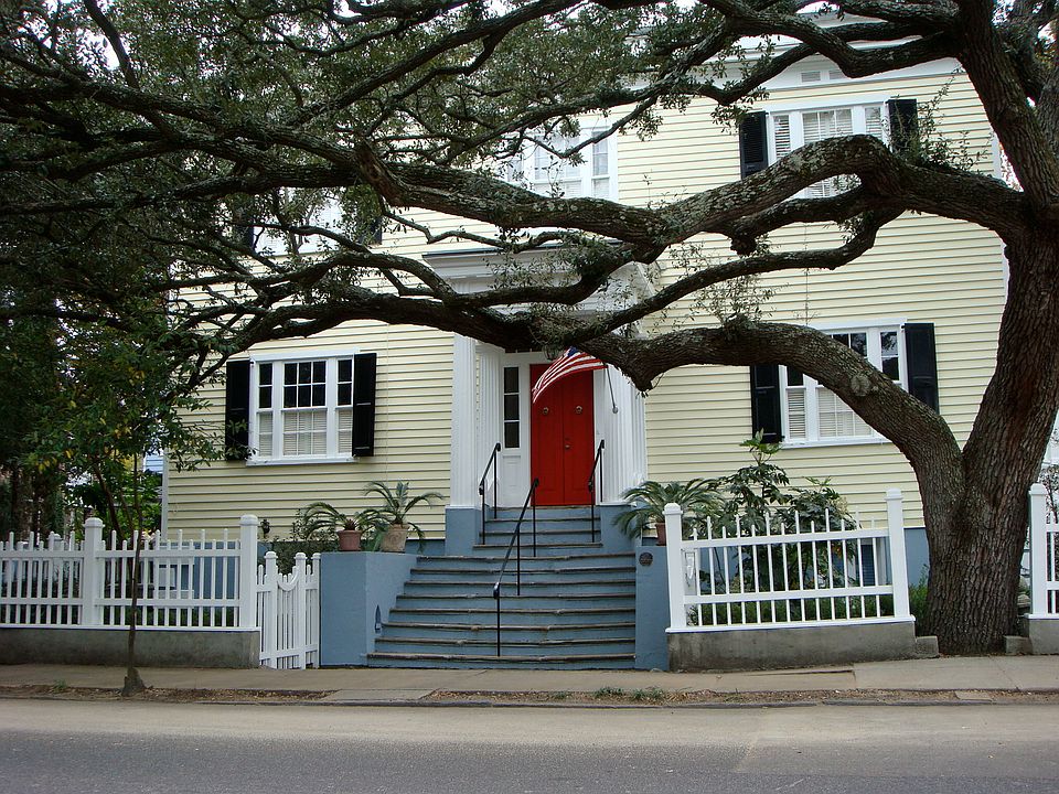Smith Street entrance
