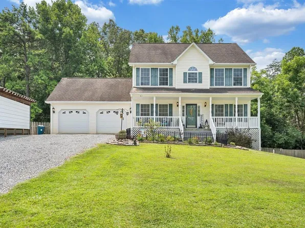 102 Bluewater Ct, Goodview, VA 24095