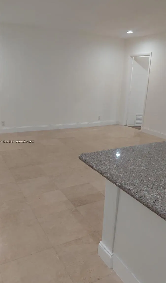 Riverside Breezes Condo — Photo 2