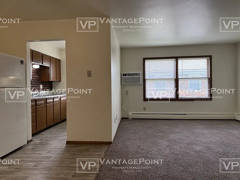 1269 Shawano Ave — Photo 2